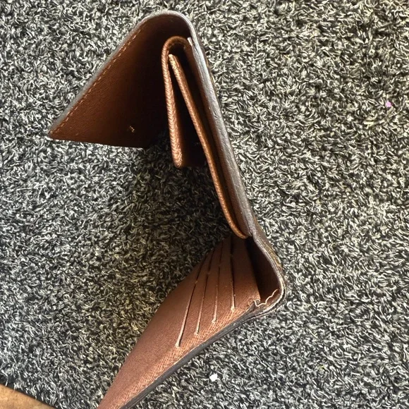 Louis Vuitton Monogram Wallet - Picture 8 of 9